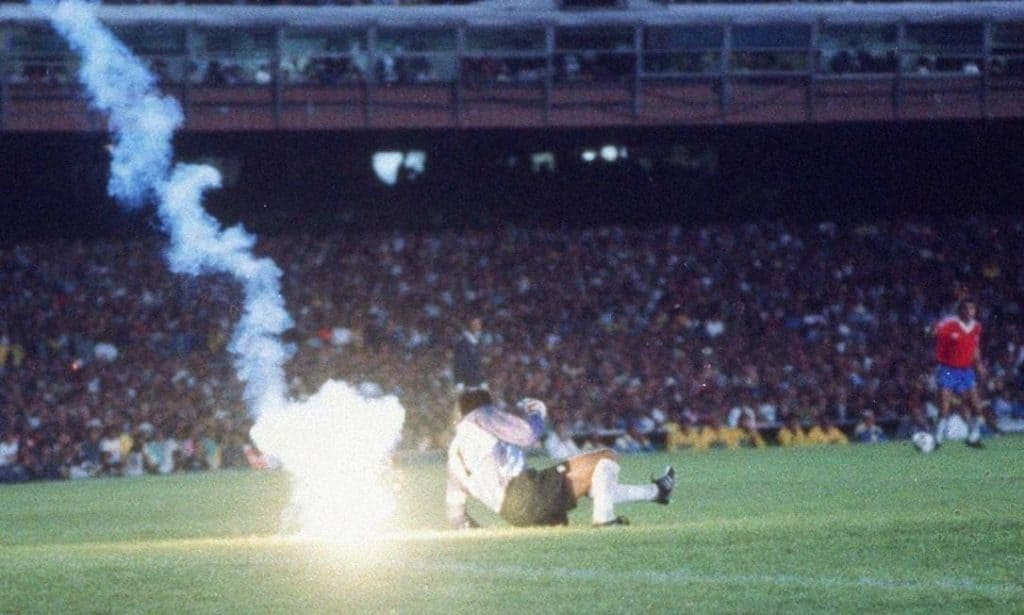 Brasil x Chile: futebol, fogueteira e farsa no gramado