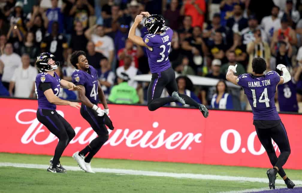 NFL no Maracanã tem jogo decidido com golaço